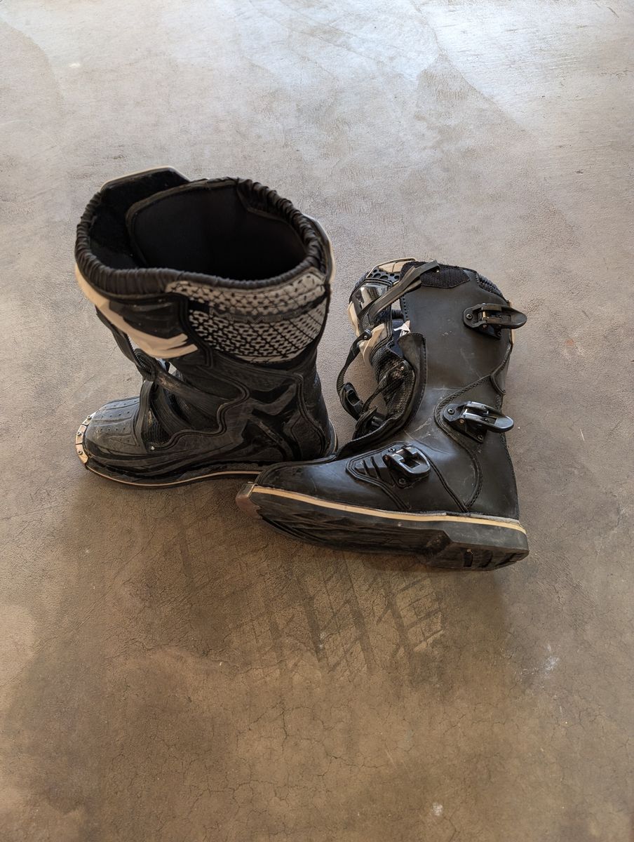 Dirt Bike Boots (Youth Size 4)
