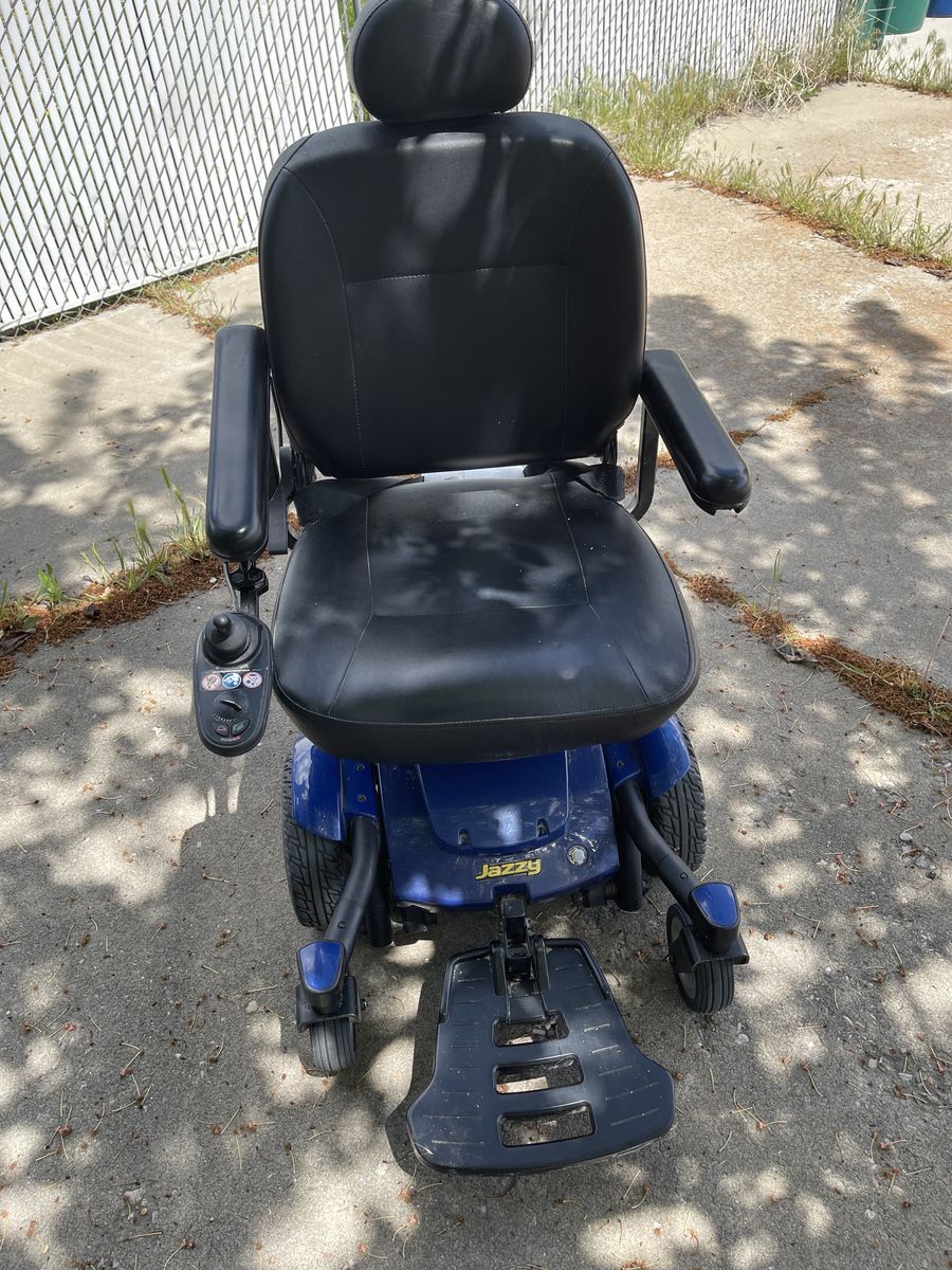Jazzy Select 6 Power Wheelchair – Works Great – Charger Included