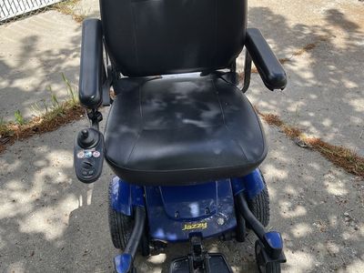 Jazzy Select 6 Power Wheelchair – Works Great – Charger Included
