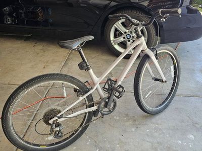 1 off white kids specialized bike