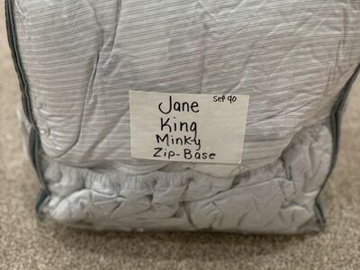 Beddys KING Jane minky Zipbase
