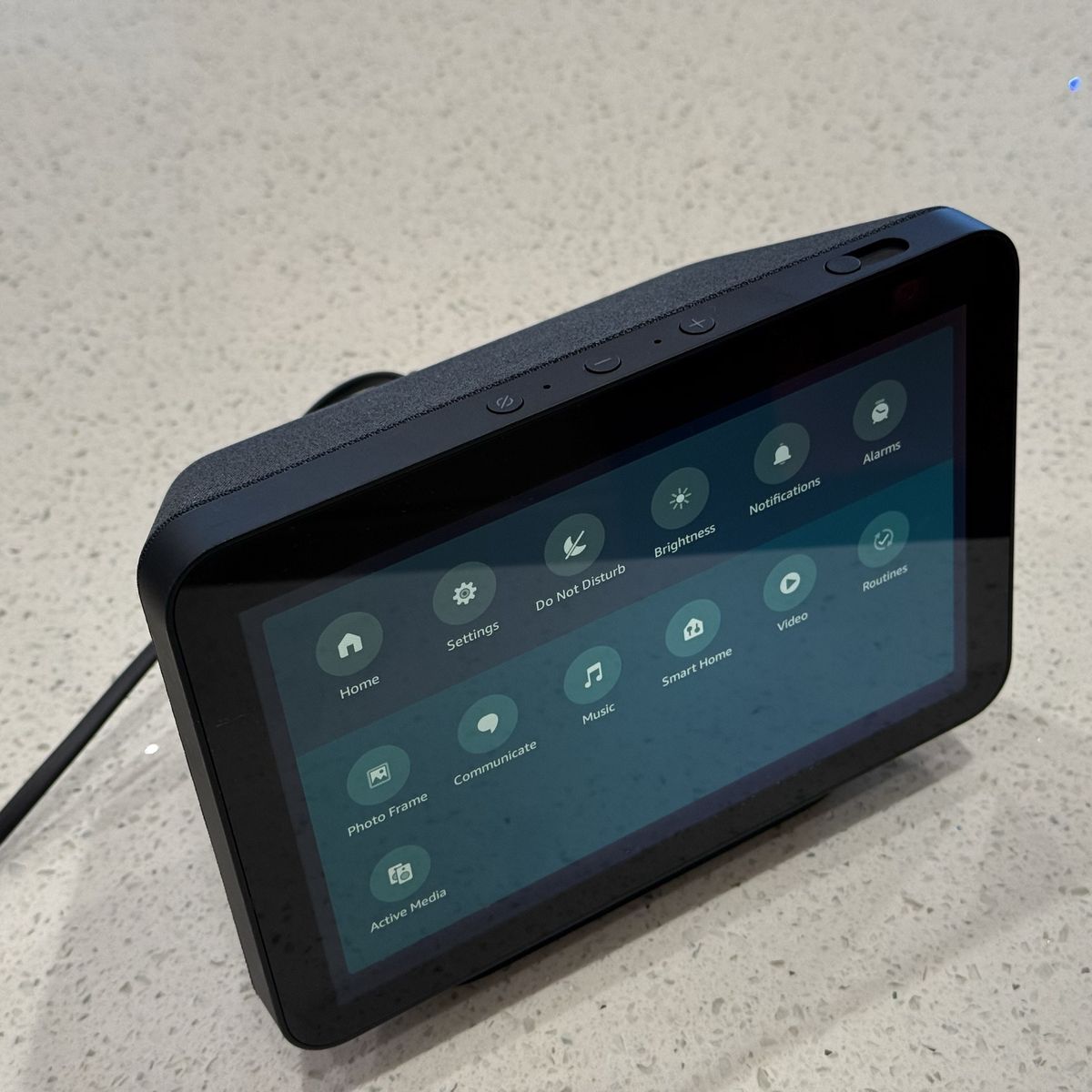 Echo Show 8: Comes with adjustable stand & extension cable