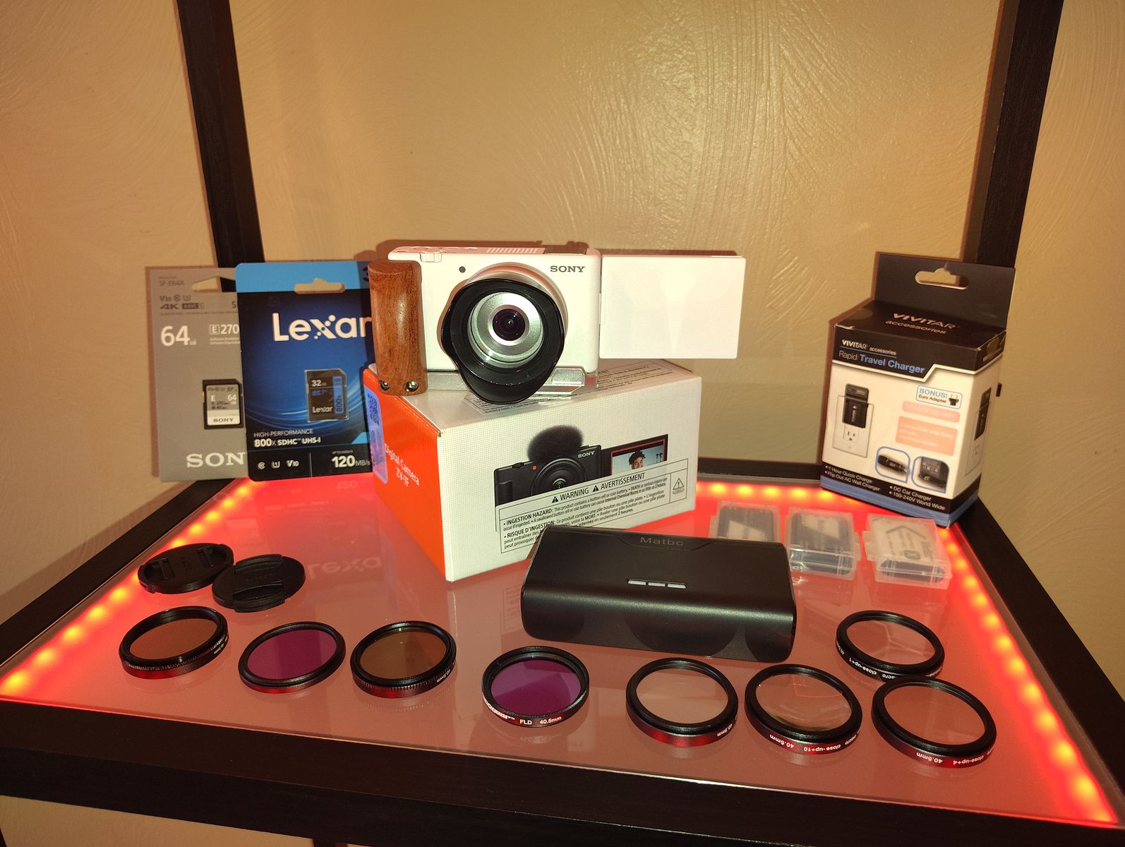 Sony ZV-1F White Vlogging Camera Bundle with Lenses, Batteries, Chargers, SD Cards & Filters