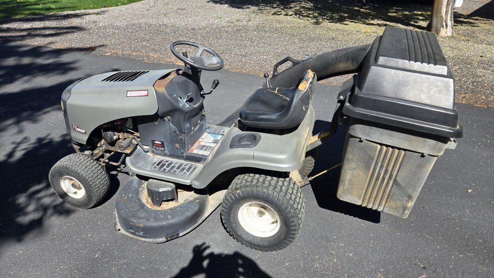 Craftsman Lt2000 Riding Lawn Mower Lawnmower