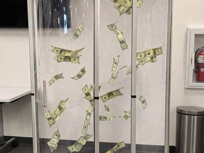 Money Machine Cash Cube Booth