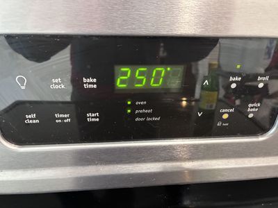 Frigidaire Electric Range / Oven - Clean, Works Great