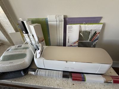 Cricut Maker + EasyPress + Accessories Bundle