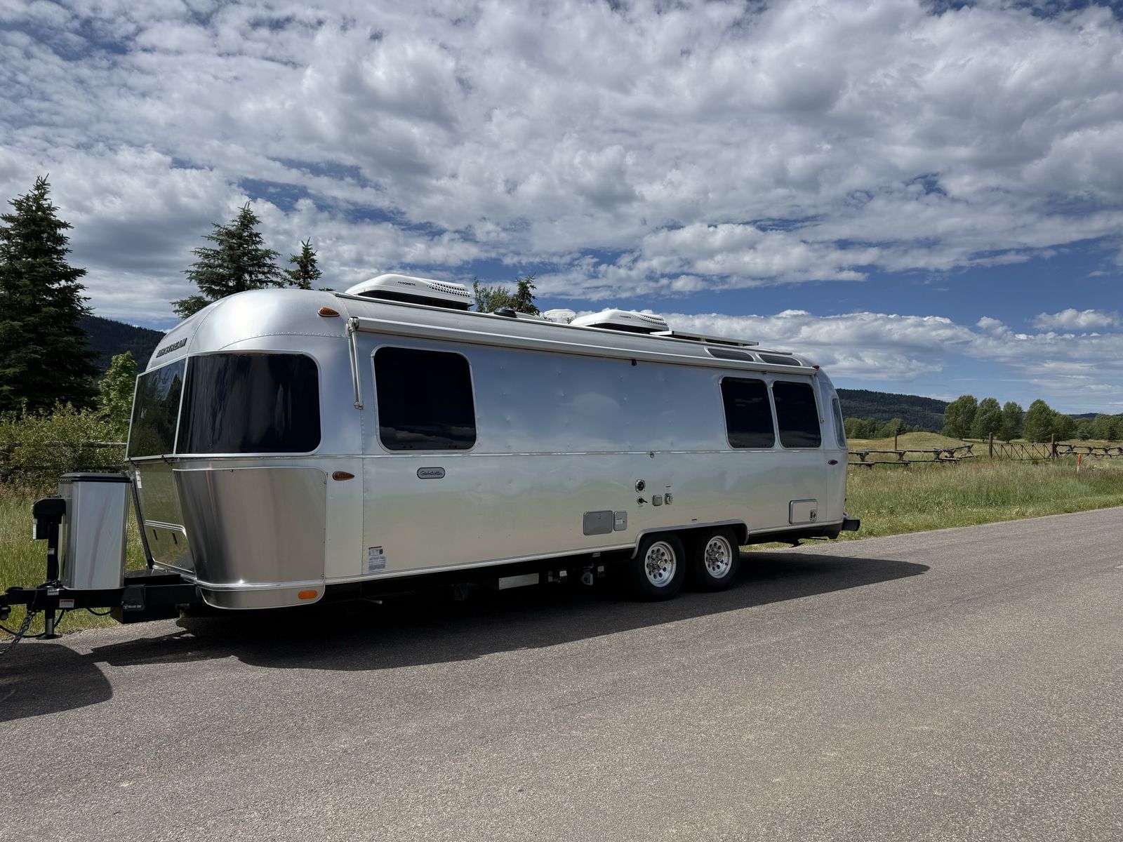 Airstream Globetrotter 27fb