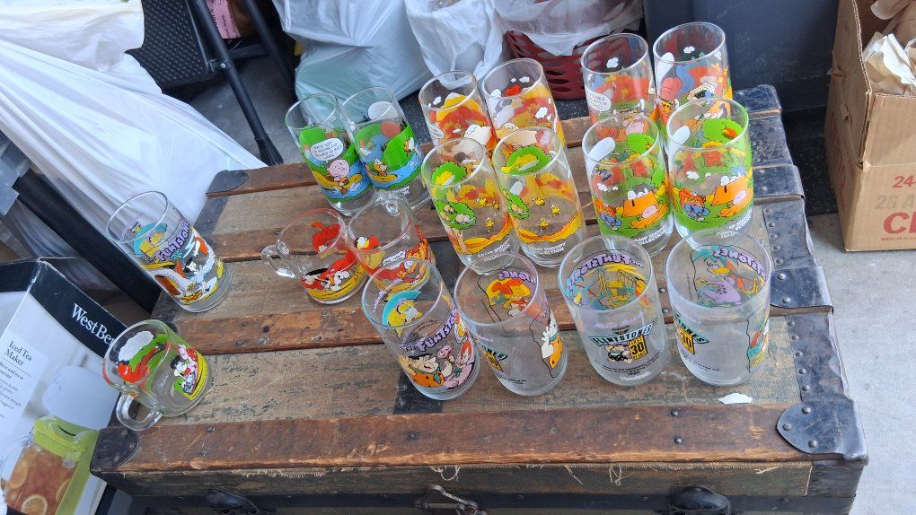 Vintage Cartoon Glasses Collection - Flintstones, Camp Snoopy, Garfield Mugs & Tumblers