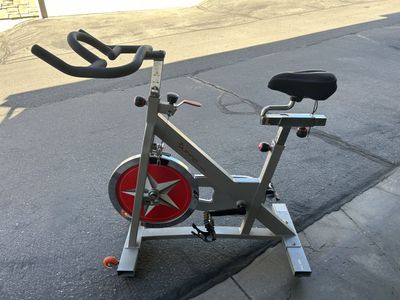 Sunny Health & Fitness Cycling Bike