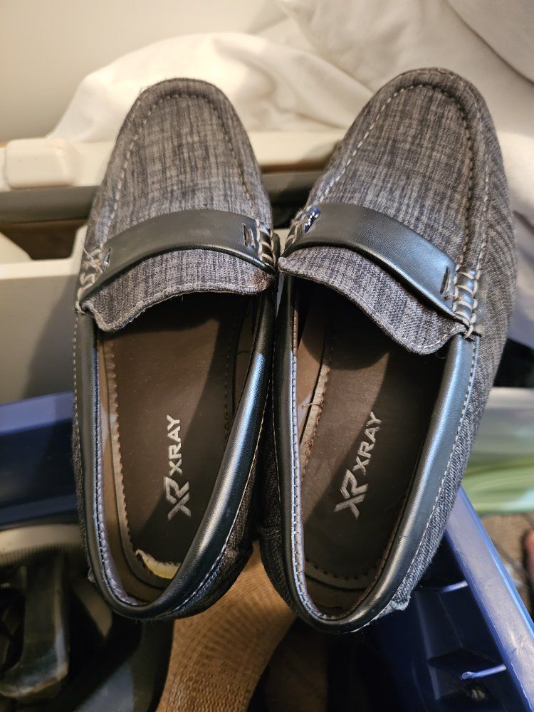 XRAY Boy's Size 3 Gray Canvas Loafers with Faux Leather Trim - Excellent Condition