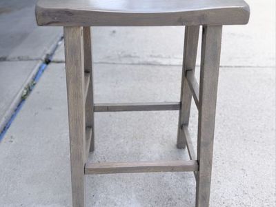 3 Barstools