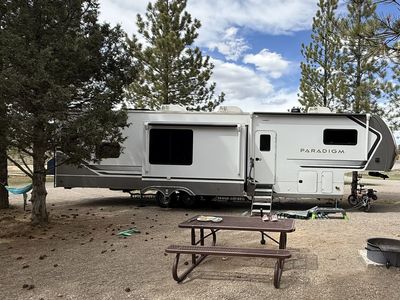 2025 Alliance Paradigm 395DS – 2 Bed / 2 Bath • W/D + Generator • NO Dealer Fees (Free Hitch!)