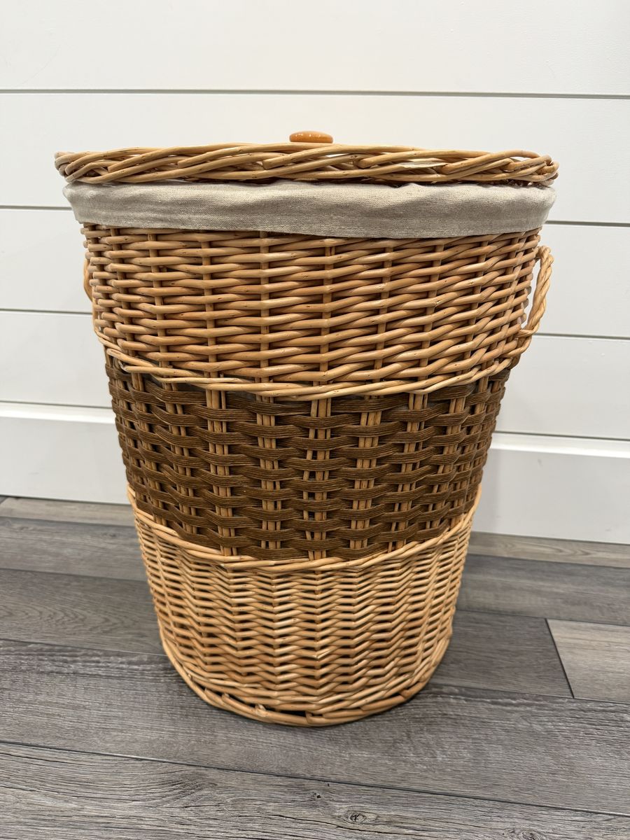 Light Wood & Brown Wicker Laundry/Storage Hamper with Lid & Liner (17" W x 17" D x 20" H)