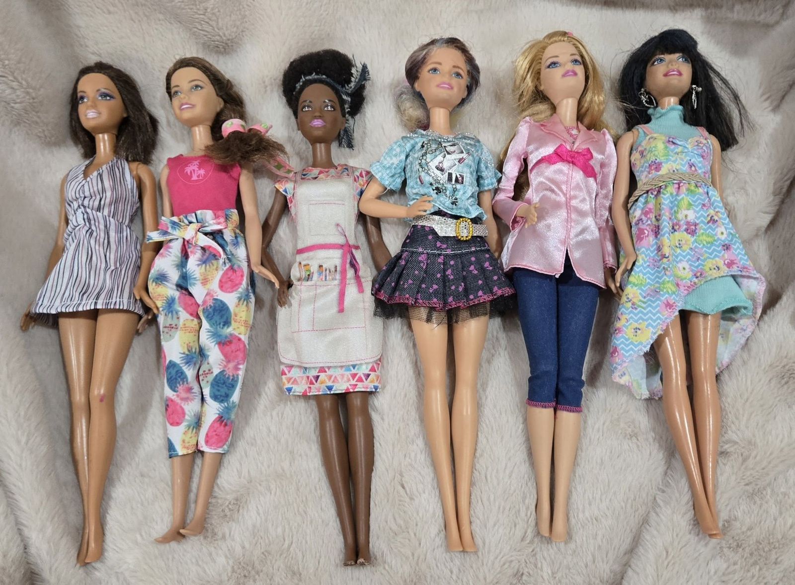 Barbie dolls 6 pieces