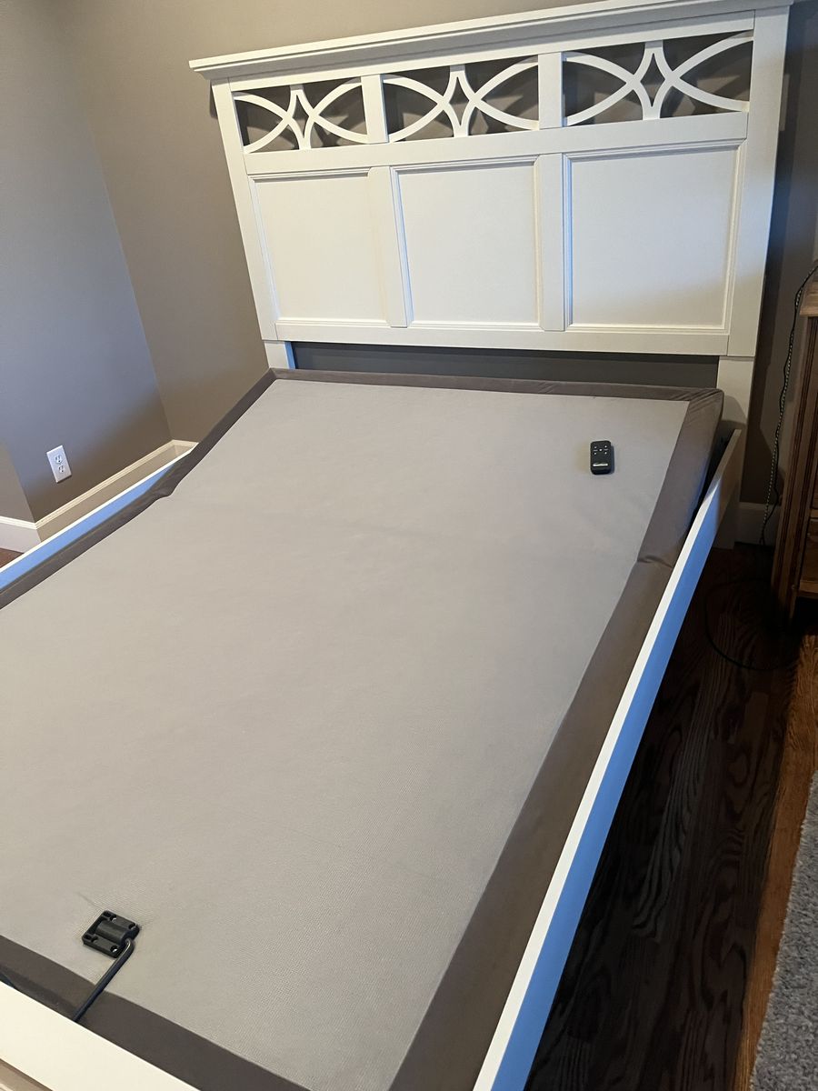Queen size adjustable base 