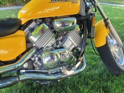 Rare 96 honda magna vf750 muscle bike,13000 miles. very fast.