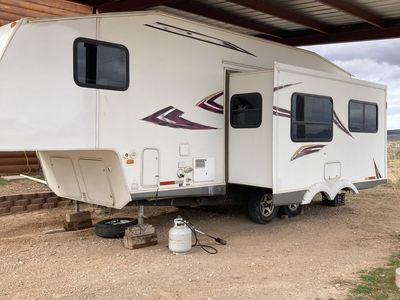 2007 Fifth Wheel Travel Trailer - Ready for Adventures