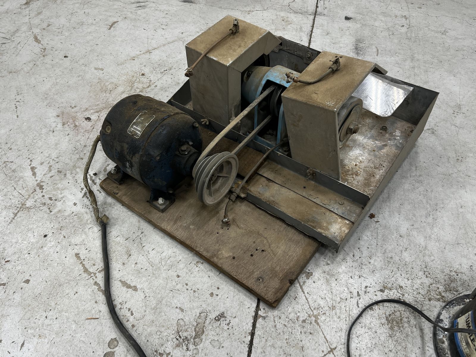Main image 3