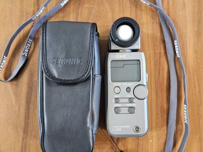 Sekonic L-358 Flash Master Light Meter w/Case – Excellent Condition