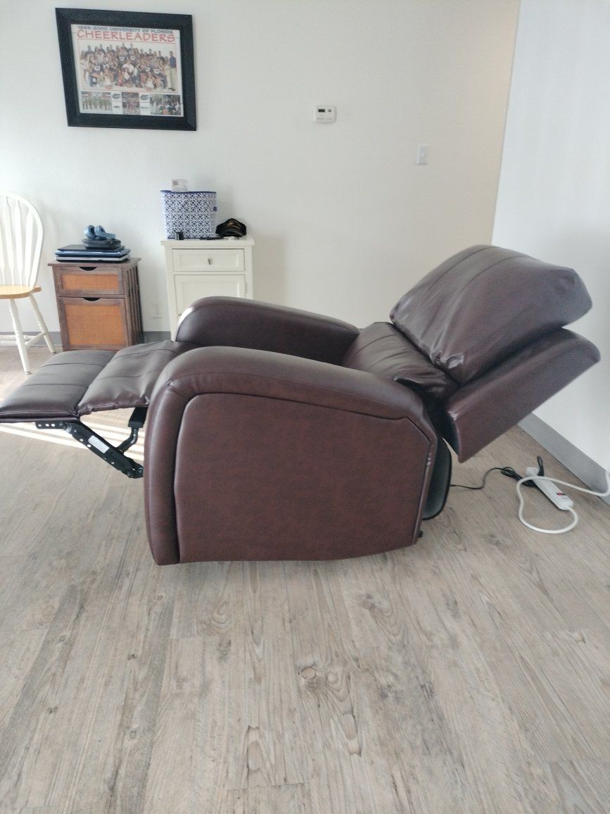 Power Recliner - Great Condition