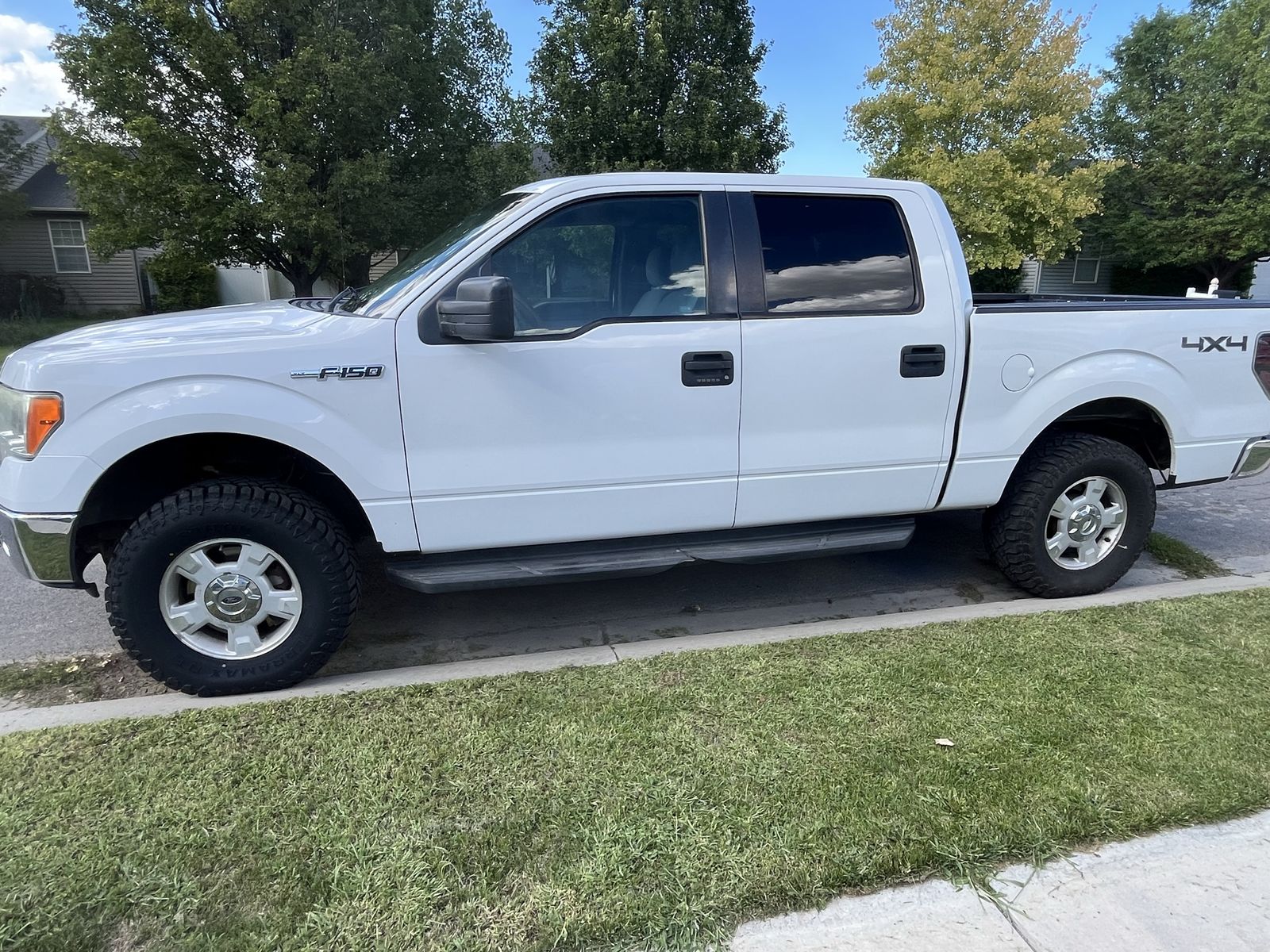 2011 Ford F-150. XLT