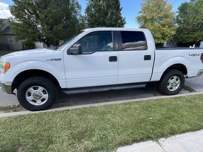 2011 Ford F-150. XLT