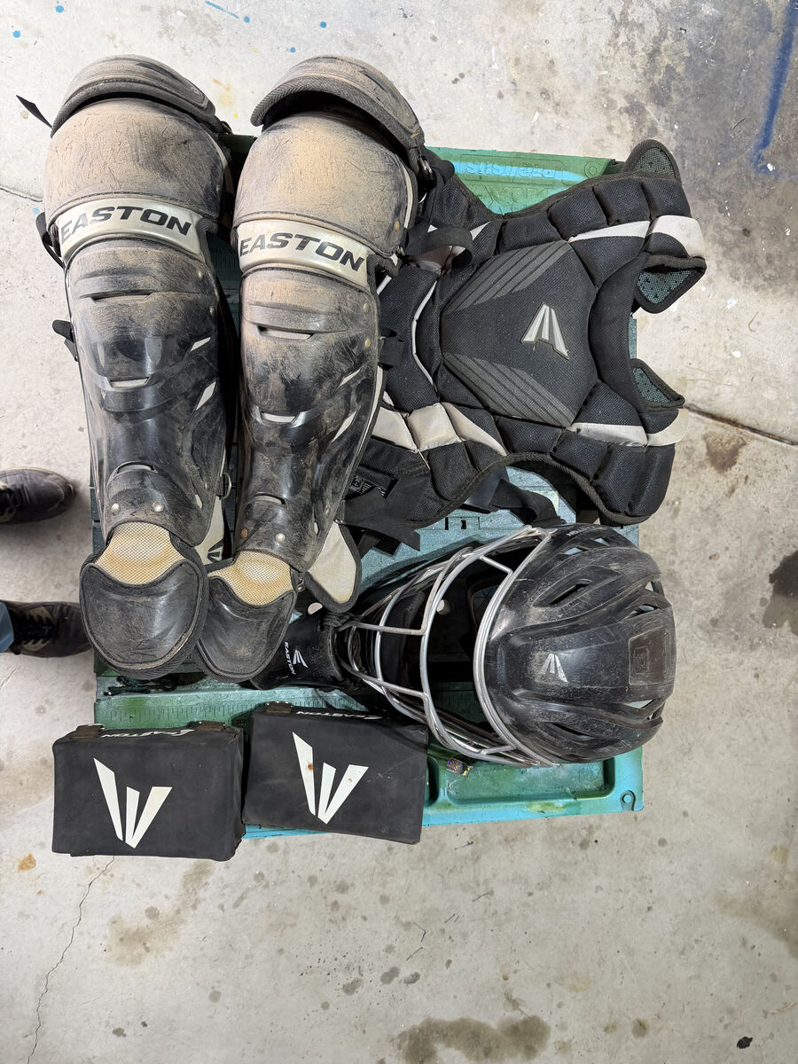 Easton Game time Catcher's Set