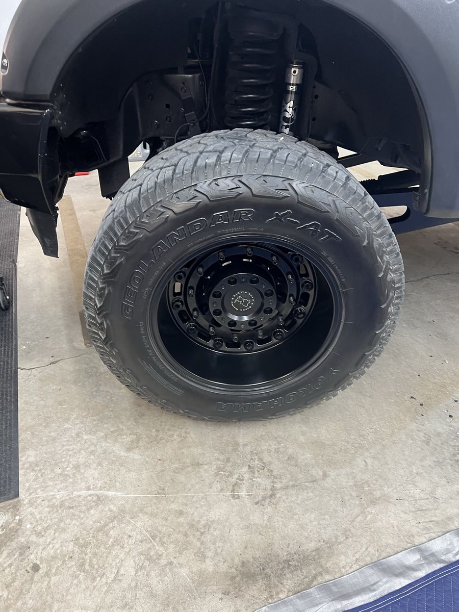 37x13.50x20 Geolandar X-AT Yokohama