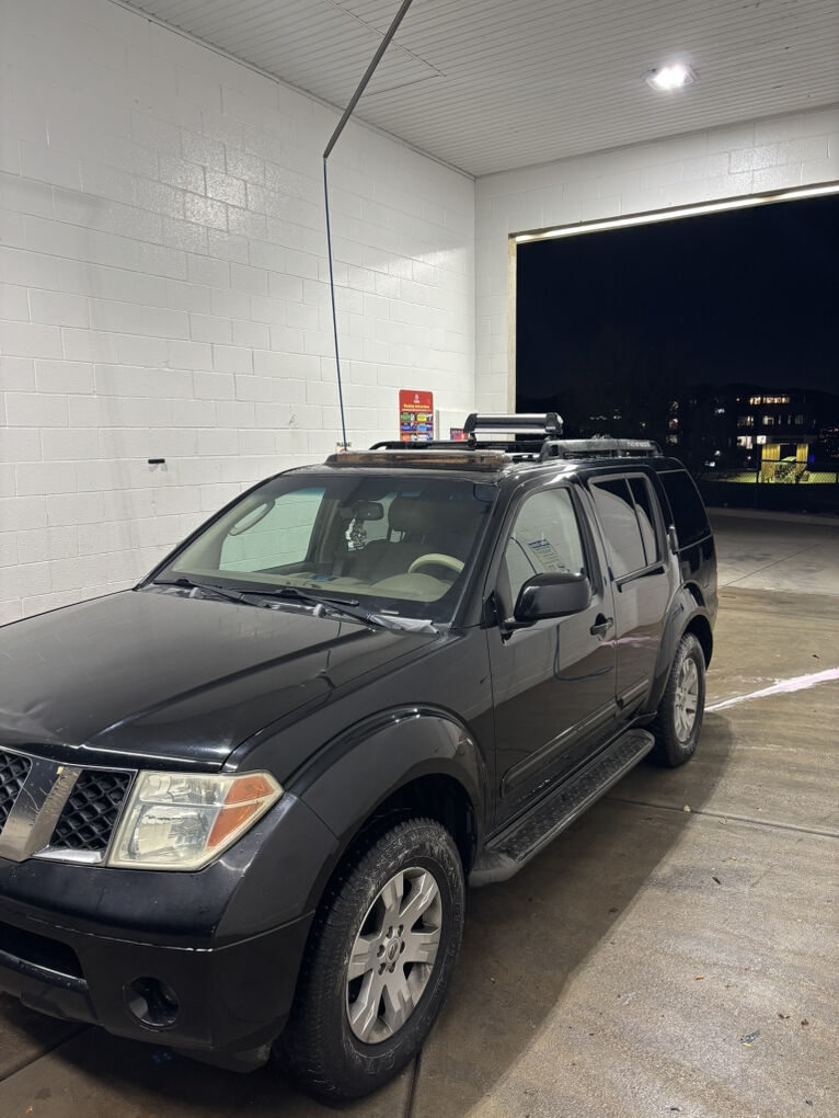2006 Nissan Pathfinder LE Platinum