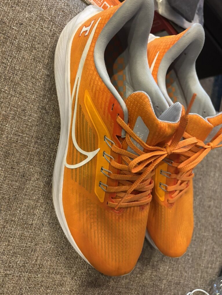 Nike Air Zoom Tennessee Volunteer Shoe Size 13