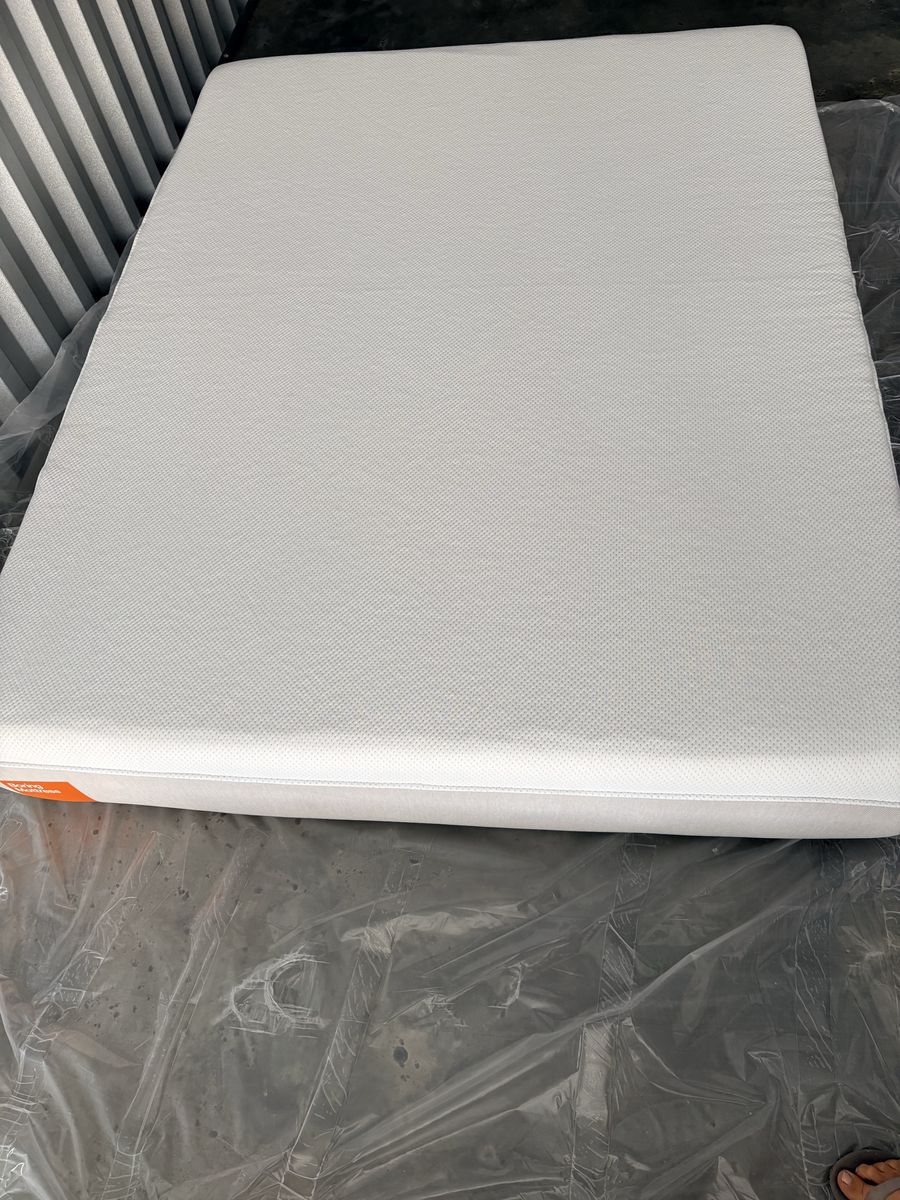 Queen Boring Memory Foam Mattress