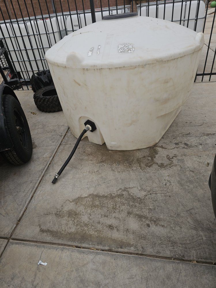 Large White 450 Gallon Liquid Storage Tank