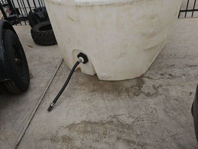 Large White 450 Gallon Liquid Storage Tank