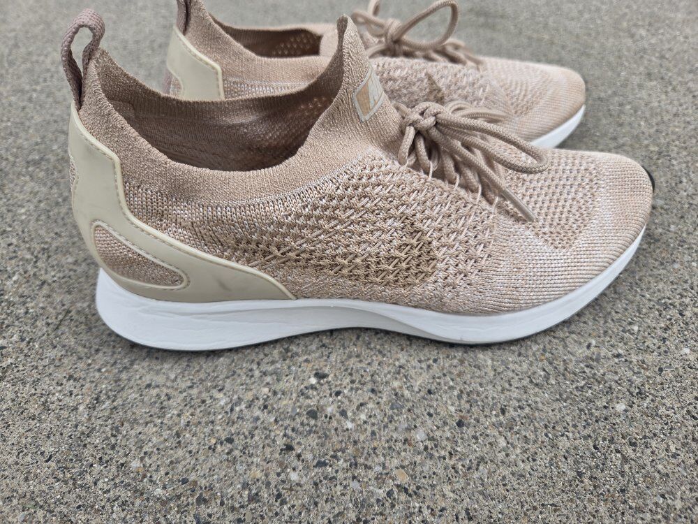 New Nike Women's Air Zoom Mariah Flyknit 8.5