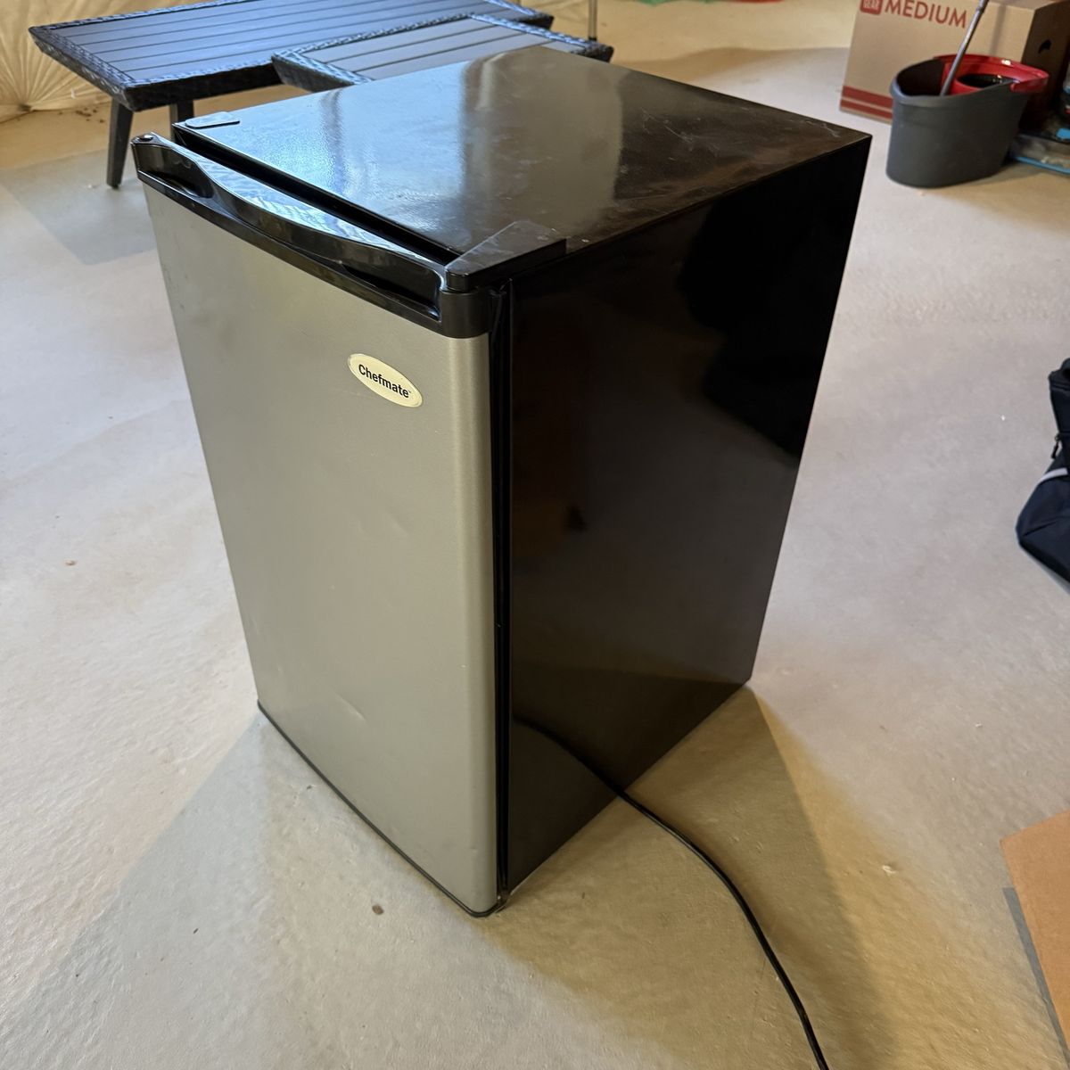 Chefmate Mini Fridge – Works Great