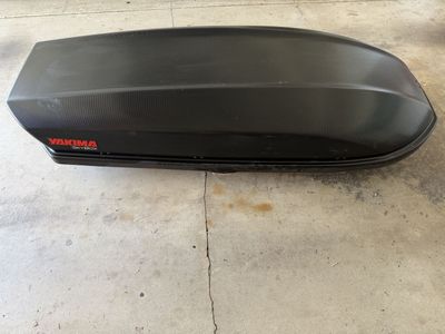 Yakima skybox- cargo roof box