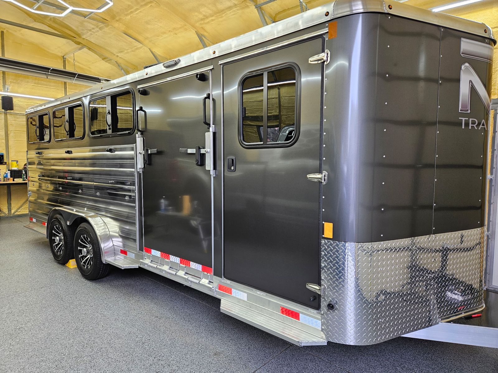 2026 Bar M 8 pen Trailer