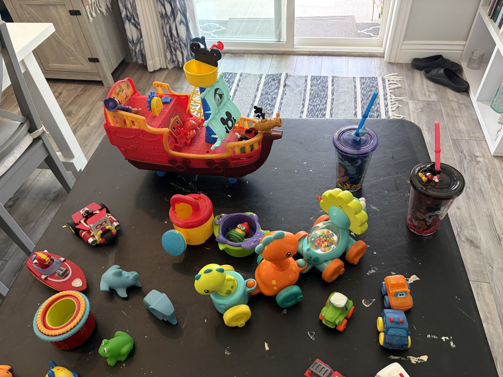 Misc kids toys/mickey mouse ship