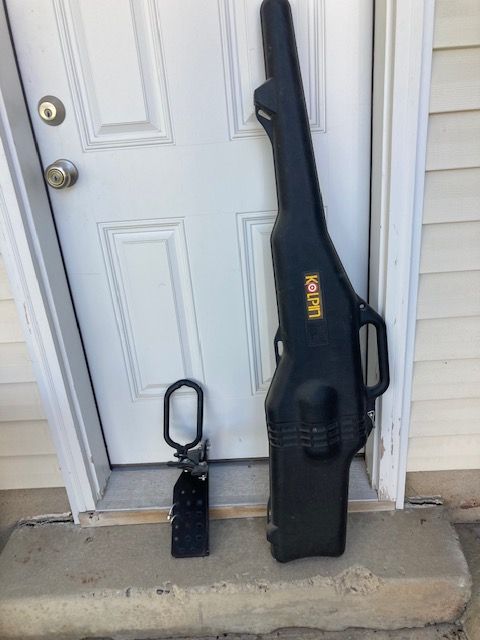 Kolpin gun case with heavy duty mounting braccket