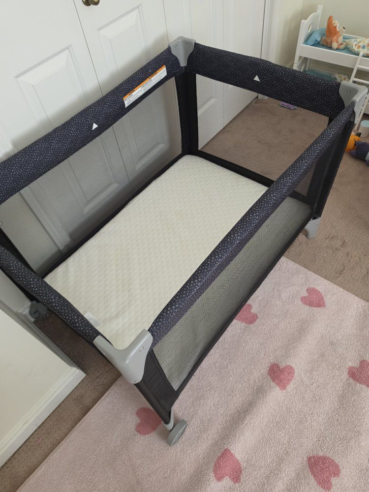Portable Baby Pack and Play Crib with Mattress Pad