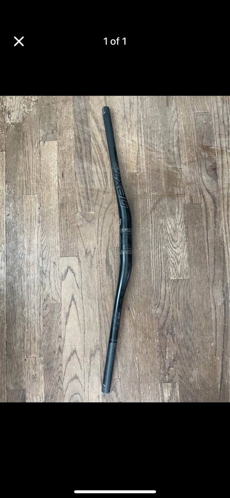 RaceFace Next R Carbon 35mm Clamp 25mm Rise Bars