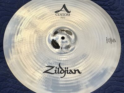 Zildjian 17” A Custom Crash Cymbal Like New