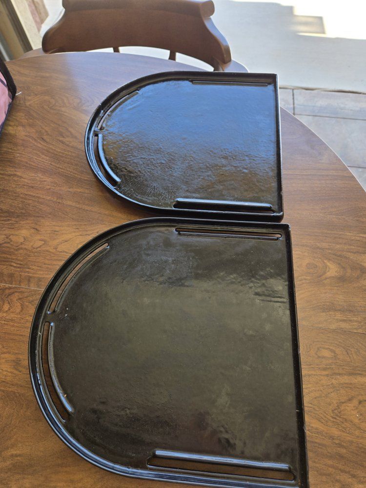 Coleman Roadtrip Swaptop cast iron griddle set of 2 with bag