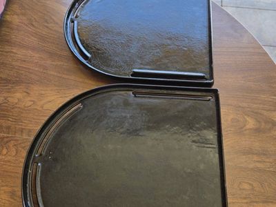 Coleman Roadtrip Swaptop cast iron griddle set of 2 with bag