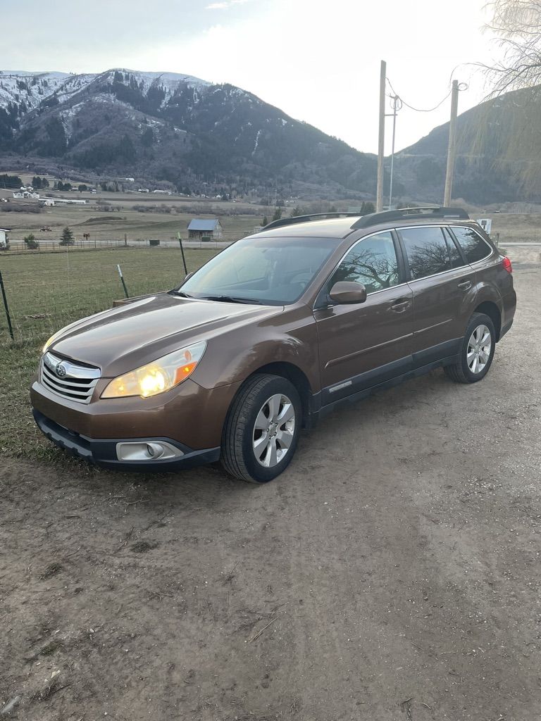 2011 SUBARU OUTBACK