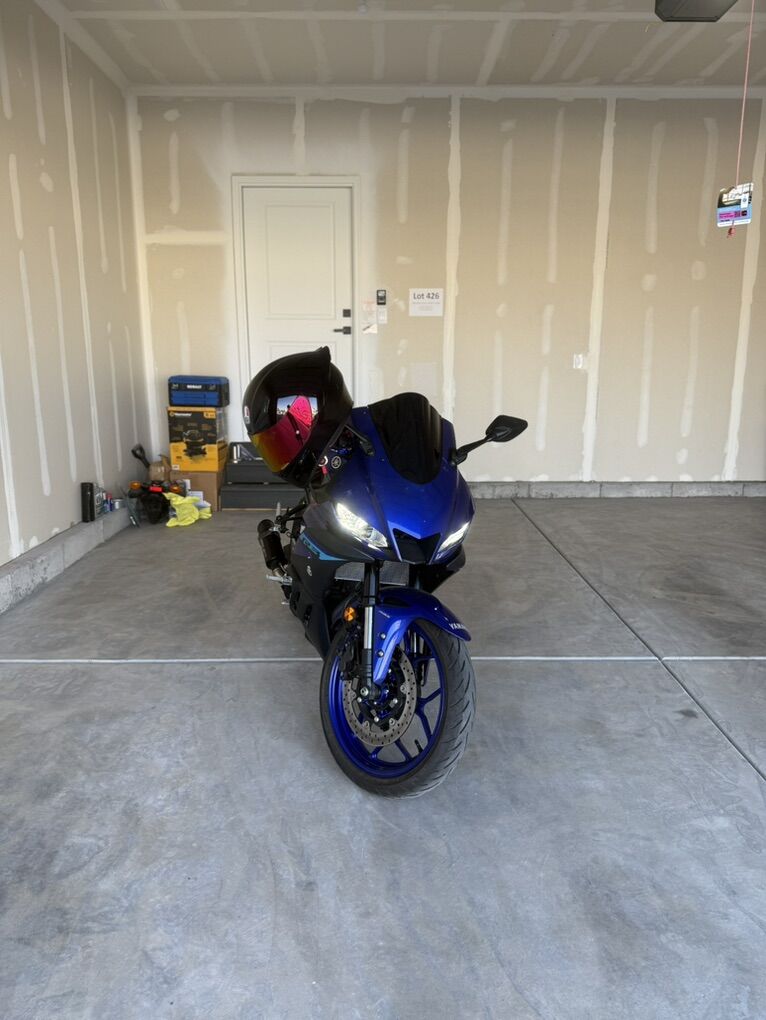 2024 Yamaha YZF-R3 ABS – 2,100 miles