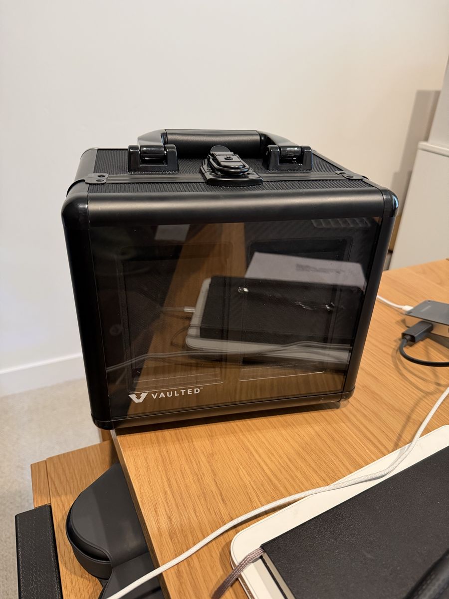 Vaulted 2-row Case