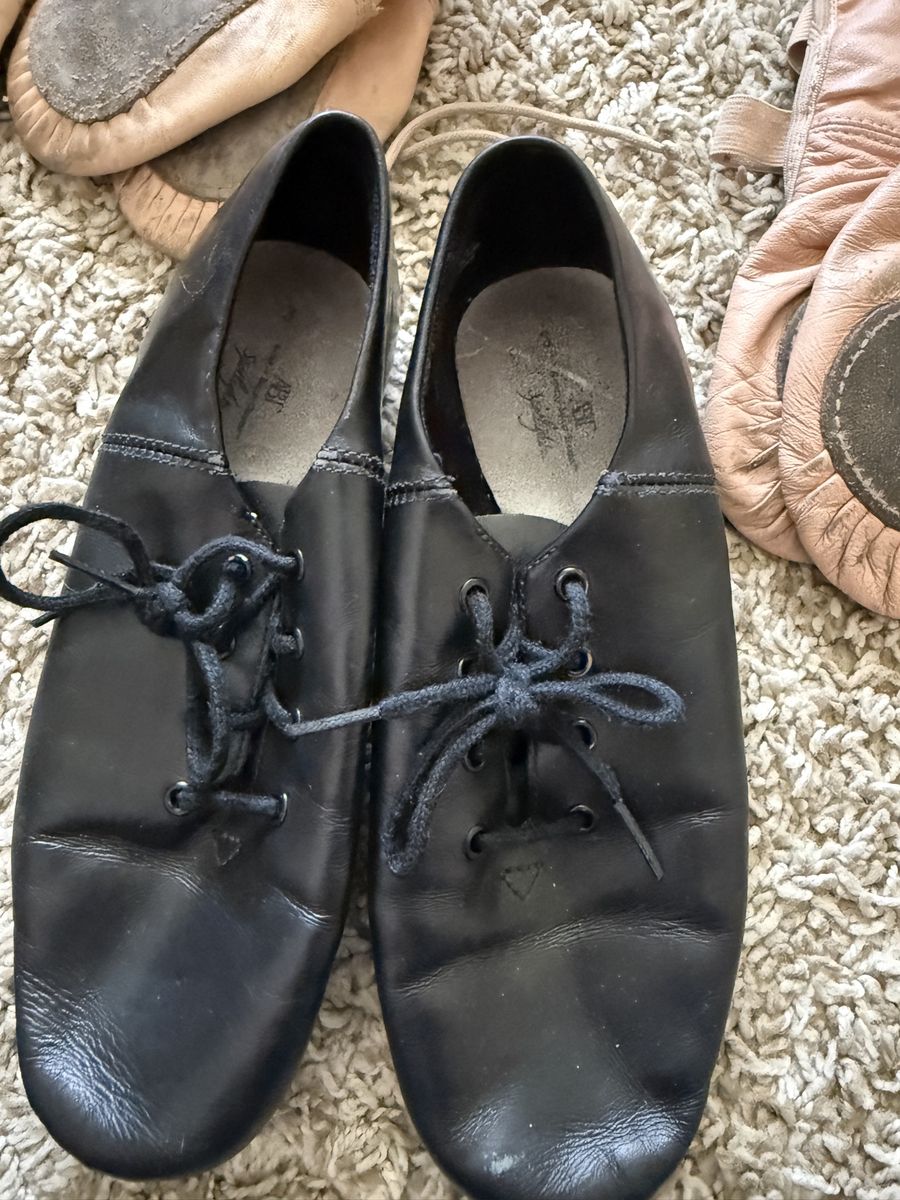 Abt Spotlight Black Leather Lace-Up Adult Dance Shoes - Size 3 youth