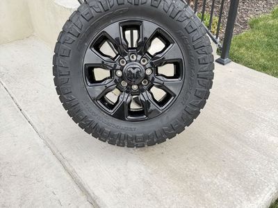 Dodge Ram 3500 Limited Rims and Tires 35/12.50R20